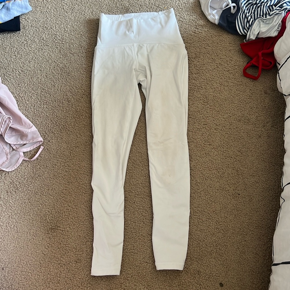 white lululemon leggings